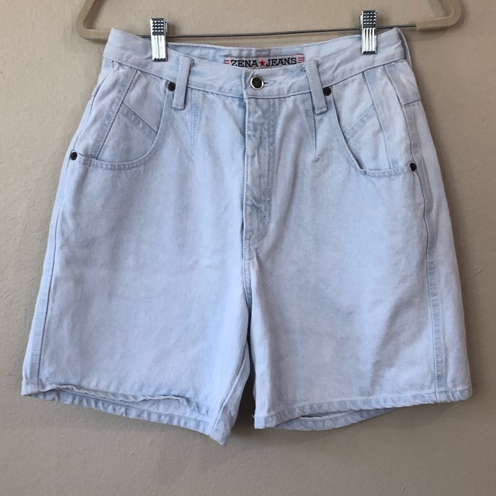 Vintage 90’s Zena High-Waisted Light Wash Denim Mom Shorts